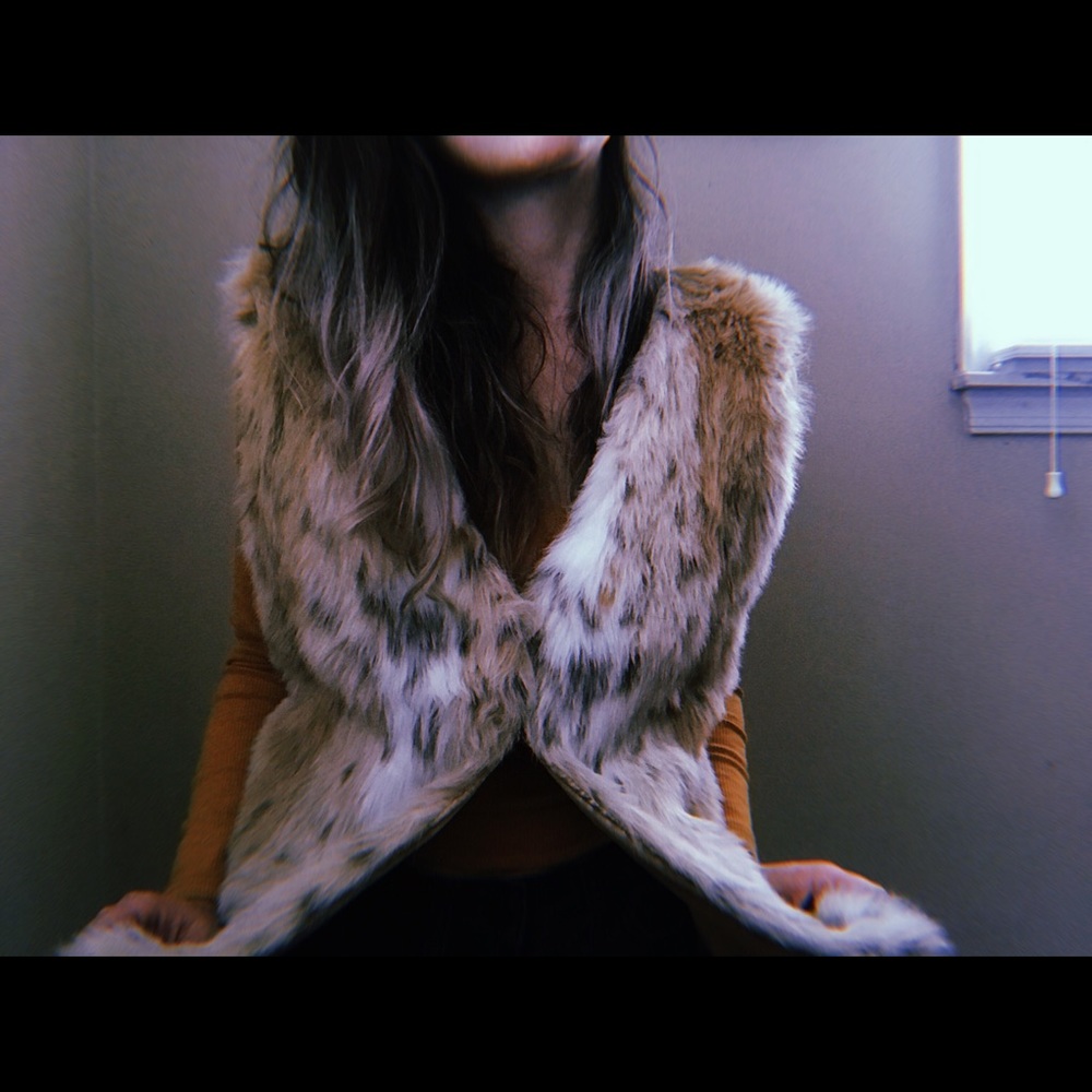☮️Can’t Pass On This [Faux] Fur Vest☮️